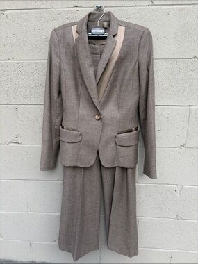 Koret Taupe Women's Tailored Blazer with Contrast Trim and matching pants
